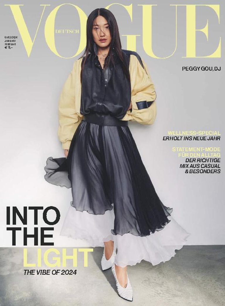 Vogue Deutsch Magazine June 2022 - ファッション